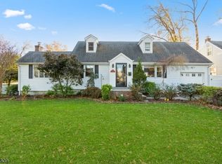 1068 Elm Ter, Rahway, NJ 07065