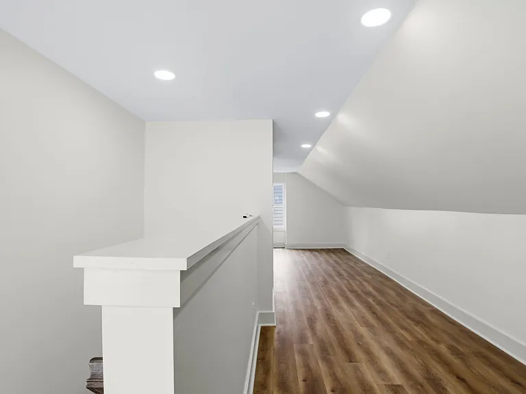 3908 Plymouth Rd — Photo 25