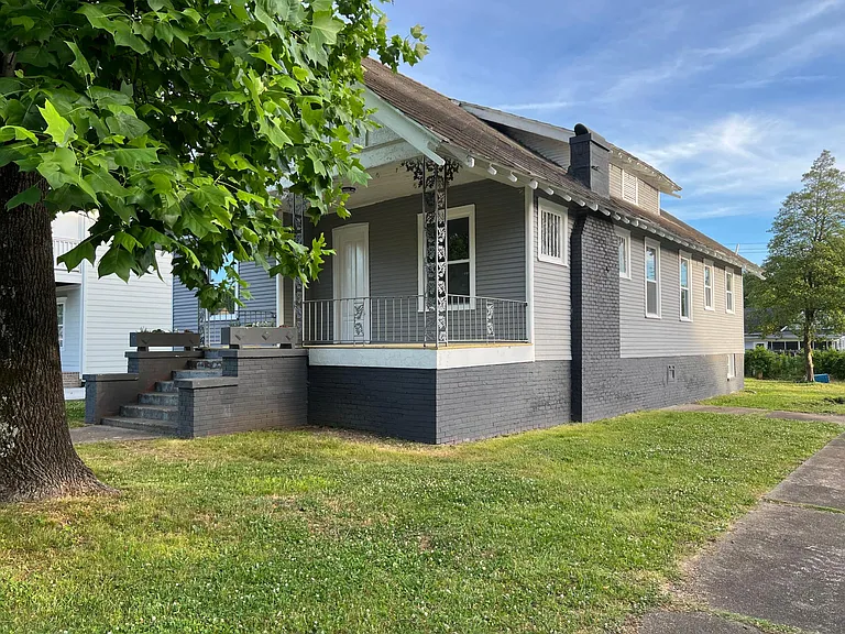 2400 Bailey Ave — Photo 8