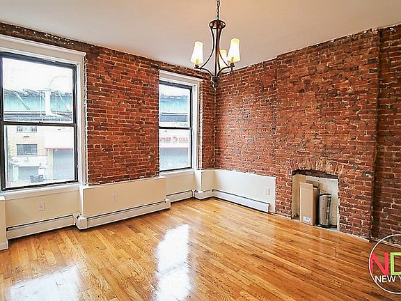 5th image of 941 Willoughby Ave #2L