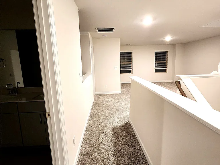 1071 Amberley Crossing Dr — Photo 24