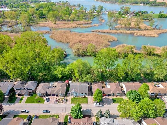 3rd image of 137 Rivervilla Ct