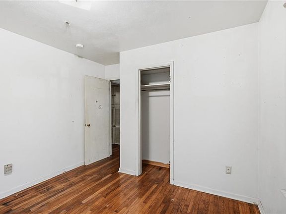 5th image of 8012 S Benton Ave