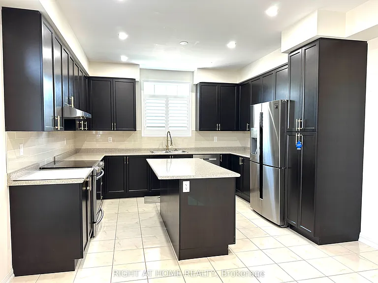 116 Hurst Dr — Photo 17