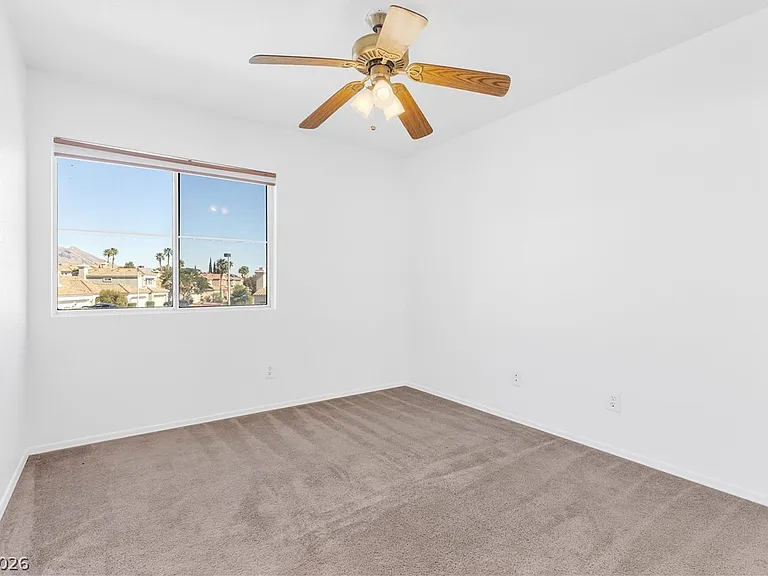 1444 Country Hollow Dr — Photo 15