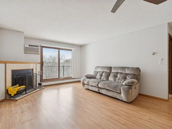3440 Golfview Dr Unit 211, Eagan, MN 55123