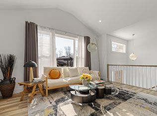 74 England Cir W, Charlottetown, PE C1E 1V7