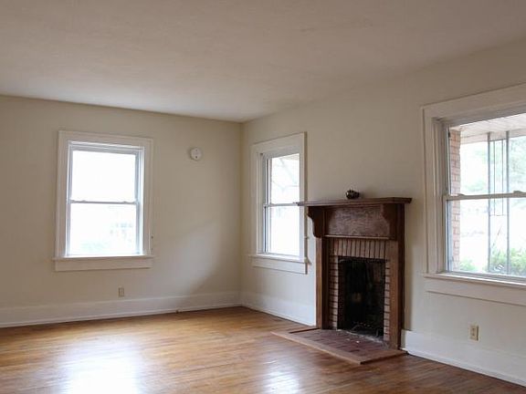 3rd image of 601 N Almond St