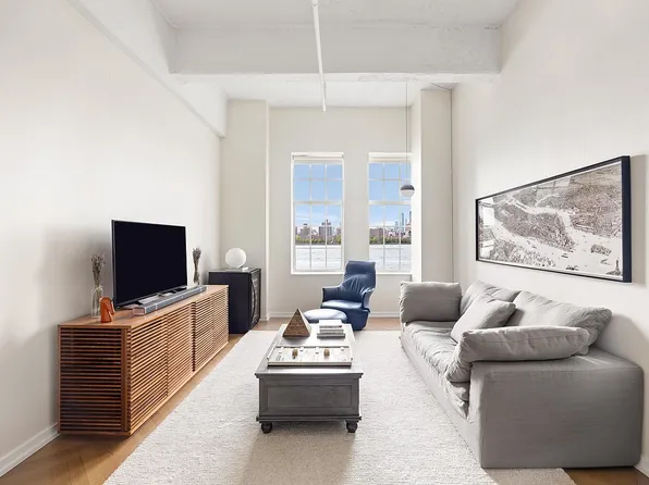 184 Kent Ave APT C210, Brooklyn, NY 11249