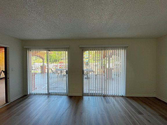 3rd image of 5707 Santa Fe St