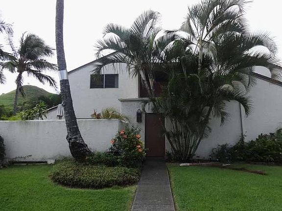 Front entrance with private courtyard.