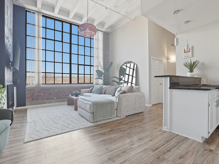 611 N Park Ave #216 — Photo 5