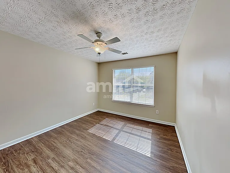 714 Baskins Cir — Photo 13