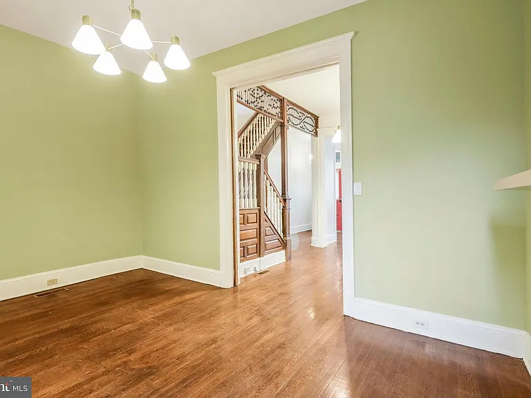 30 R St NE — Photo 10