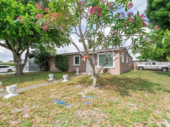 840 N 68th Ter, Hollywood, FL 33024