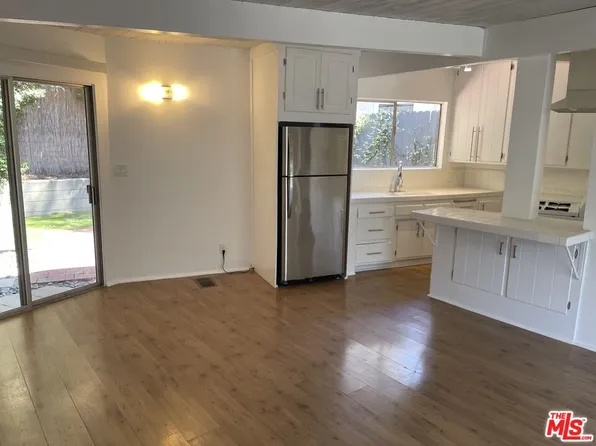 2154 N Beverly Glen Blvd, Los Angeles, CA 90077