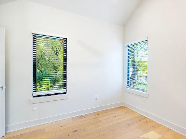 1118 Walton Ln #3 — Photo 11