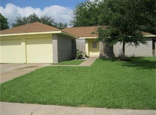 2831 English Colony Dr, Webster, TX 77598