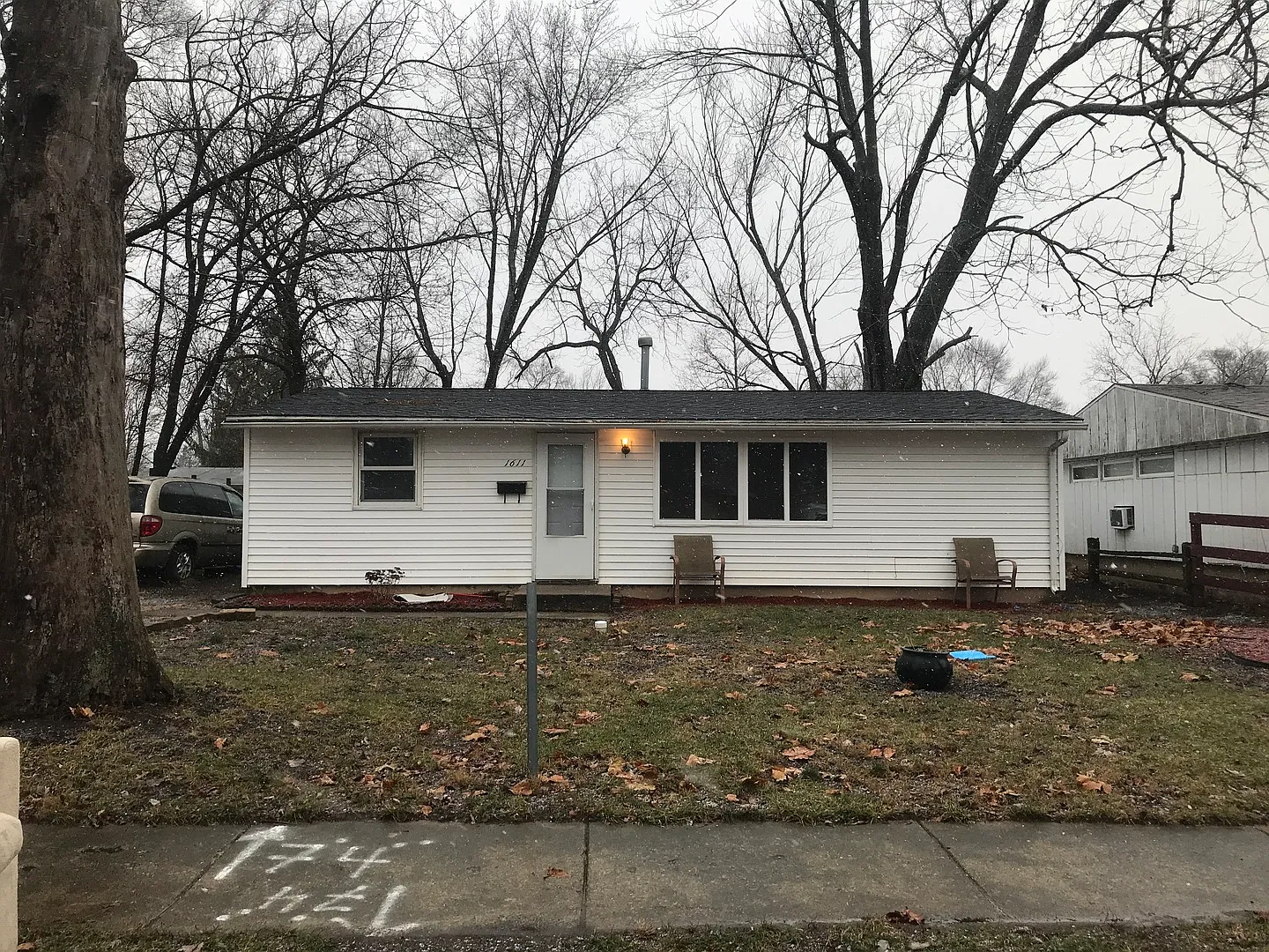 1611 Lowry Dr photo 1