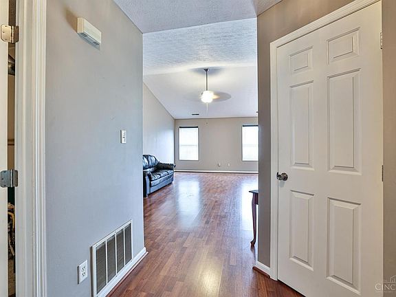 5th image of 7138 Country Walk Dr