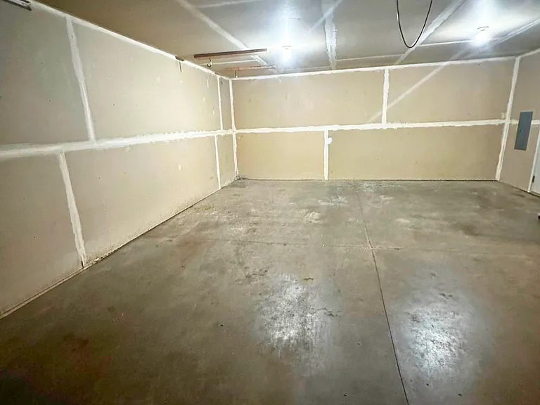 856 Kari Dr — Photo 1