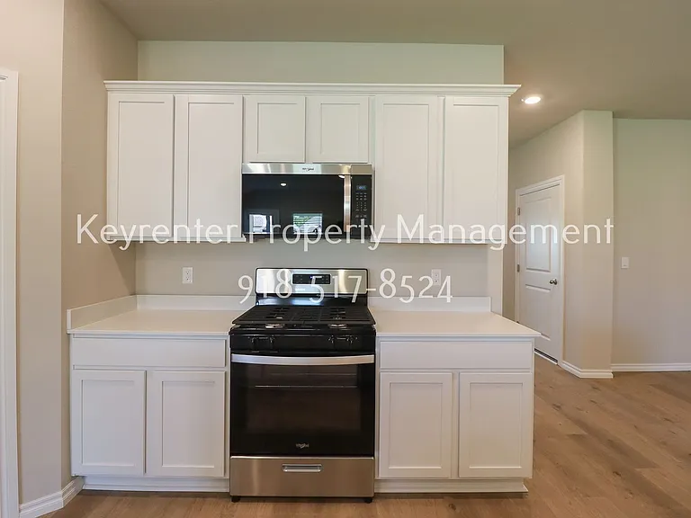 15610 S 75th East Ave — Photo 15