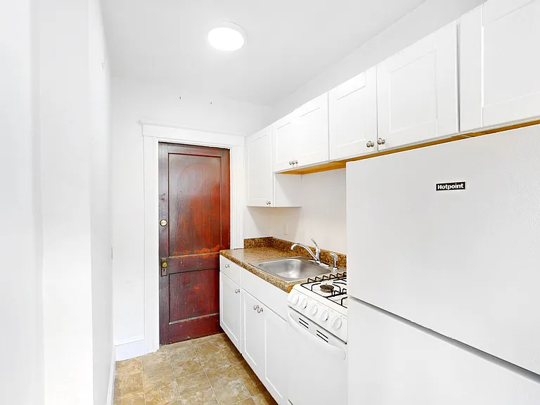 120 Summer St #11 — Photo 4