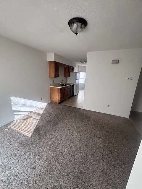 Building Photo - 1325 W Market St #3