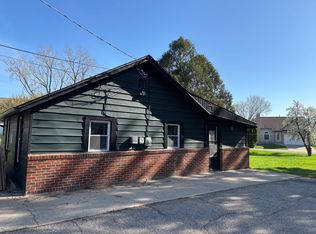 627 E South Holly Rd, Fenton, MI 48430