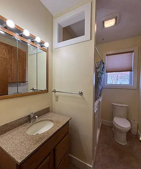 527 Alexander St — Photo 12