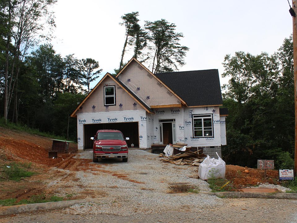 2nd image of 115 Leaf Ln