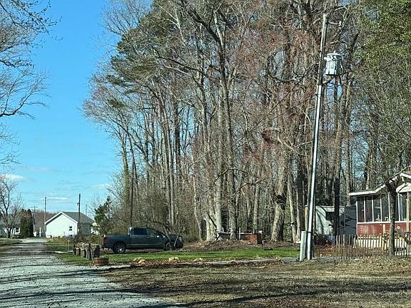 3rd image of 36129 New Marydels Rd