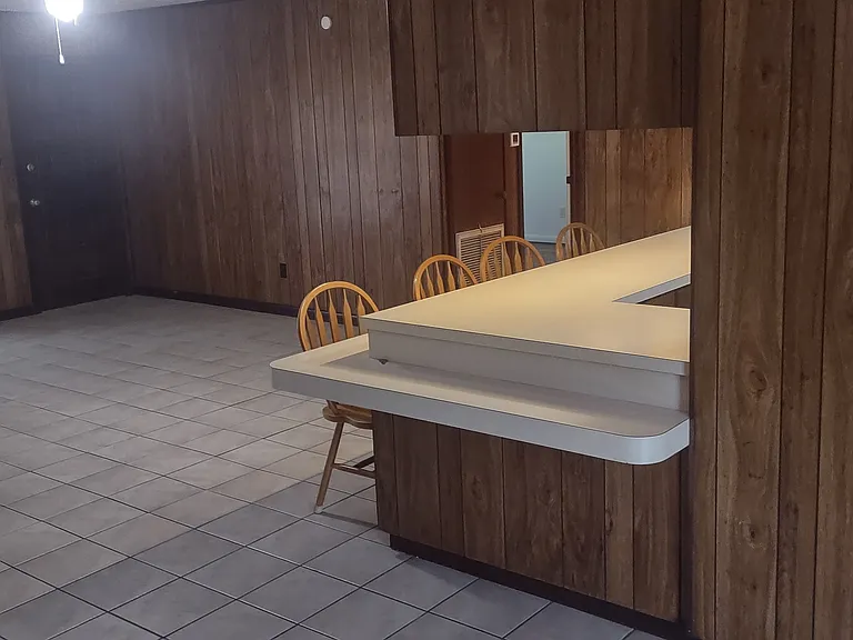 1005 Lester Dr — Photo 12