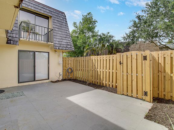 5th image of 353 Lake Arbor Drive