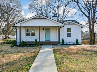 960 Sharon Cir SE, Smyrna, GA 30080