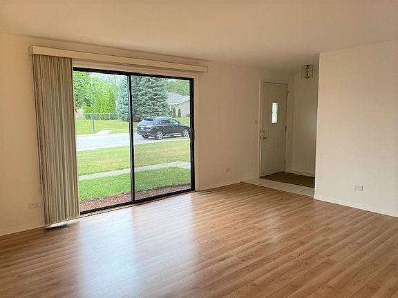 3rd image of 1040 Quanset Ct