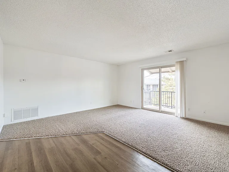 Lakemont Apartments — Photo 49