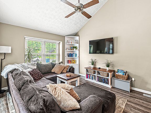 4th image of 2925 Sunnyfield Ct