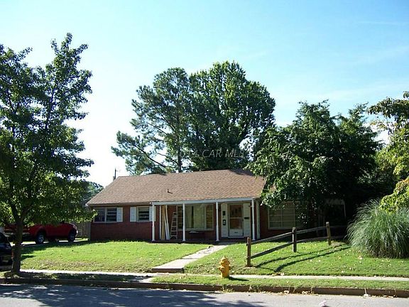 2nd image of 512 S Park Dr