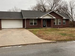 511 S Broadway St, Holdenville, OK 74848
