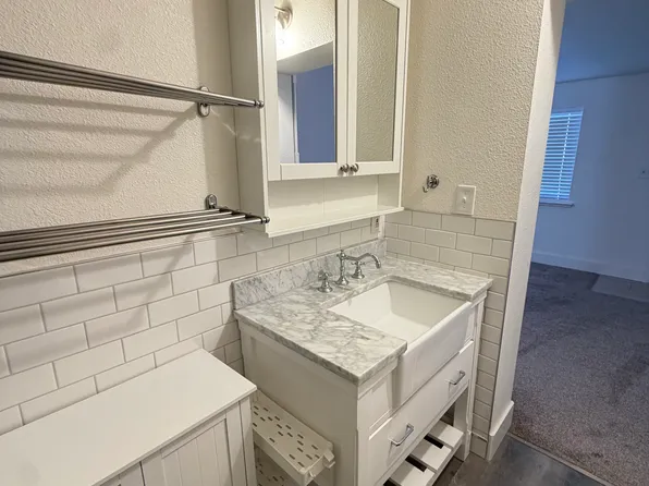 140 Hillcrest Dr #5, Reno, NV 89509