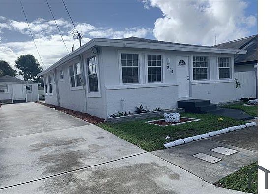 2nd image of 912 8th St