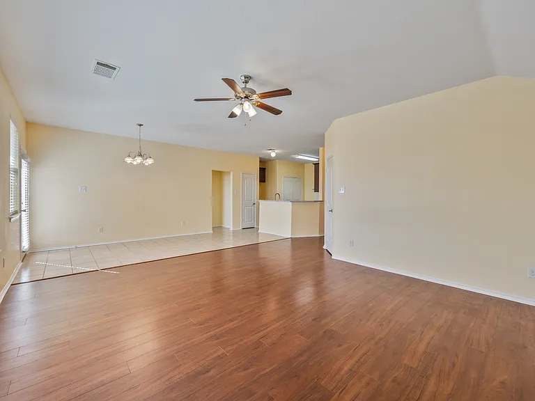 2508 Pioneer Bluffs Rd — Photo 26
