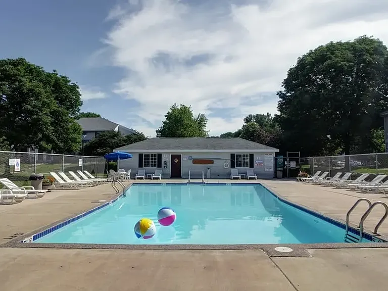 1st Month free with 13 month lease! Call the office for more details. — Photo 6