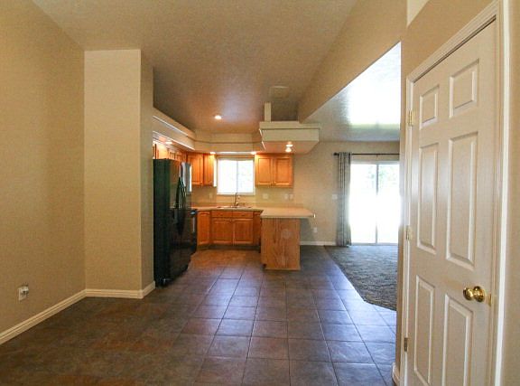 5th image of 970 S Silkwood Cir
