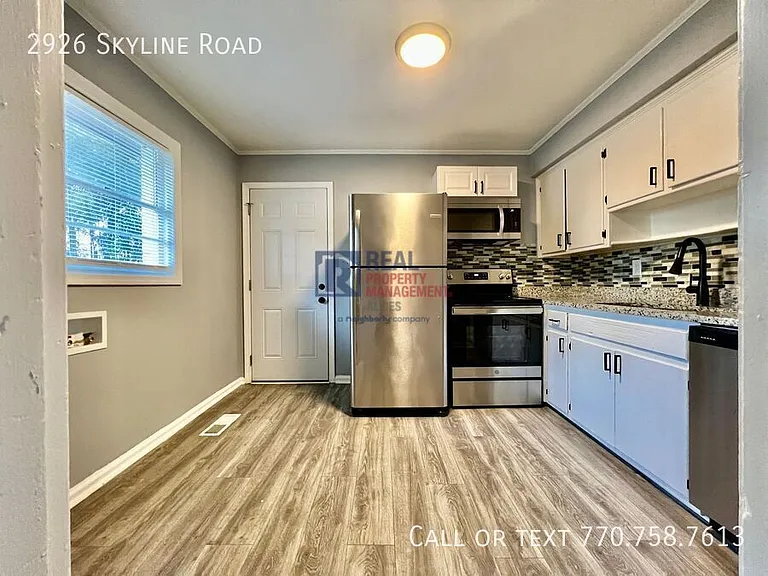 2926 Skyline Dr — Photo 10