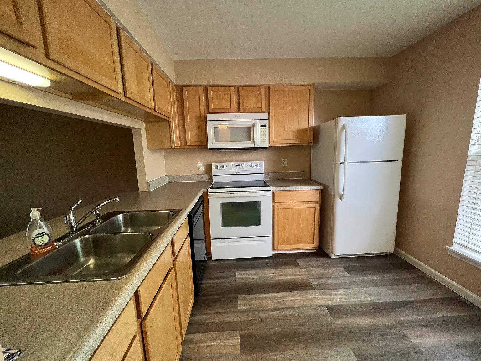 1 bed, 667 sqft, $1,200 — Photo 2