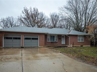 1003 Eastwood Rd, Harrisonville, MO 64701