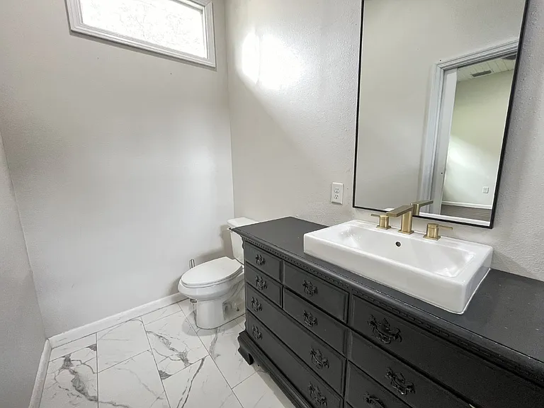 1127 Afton St — Photo 10