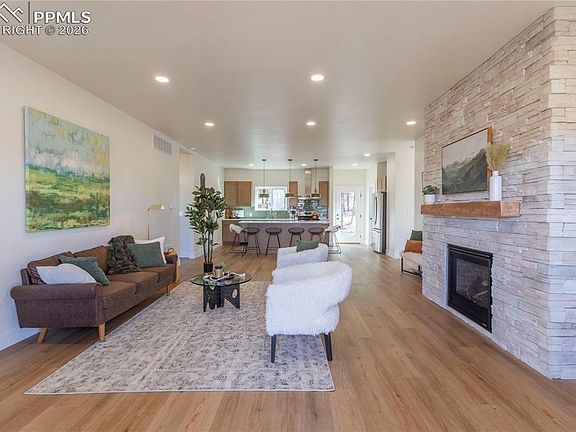 3rd image of 484 Due South Rd